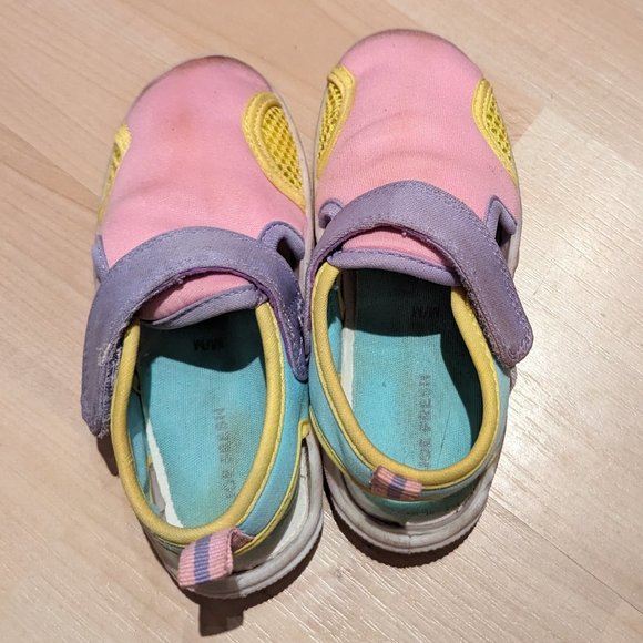 Joe Fresh Water Shoes - Infant Girl Size 8, Colorful and Well-Loved with Velcro - Picture 3 of 4